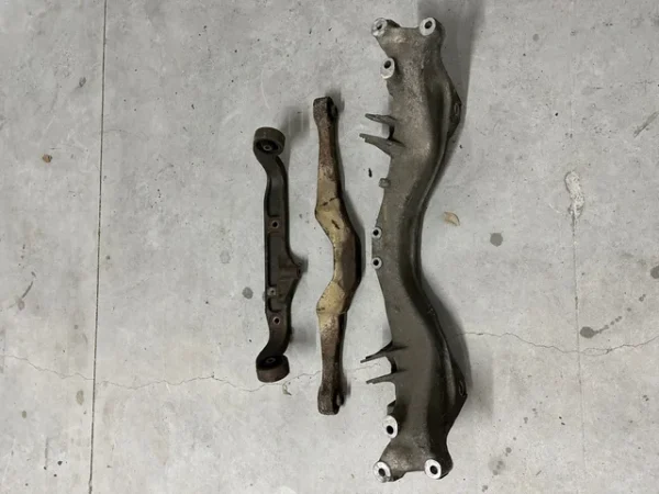 Mitsubishi lancer evo 7 8 9 Pieza puente trasero - Imagen 2