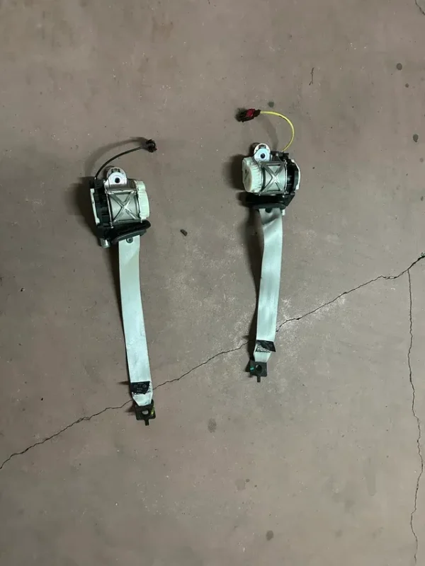 Cinturones traseros Clío sport rs III 3 mk3