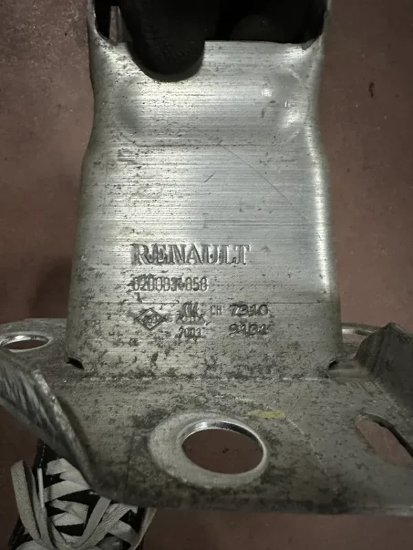 Soporte punta chasis Clío sport rs III 3 mk3 - Imagen 2