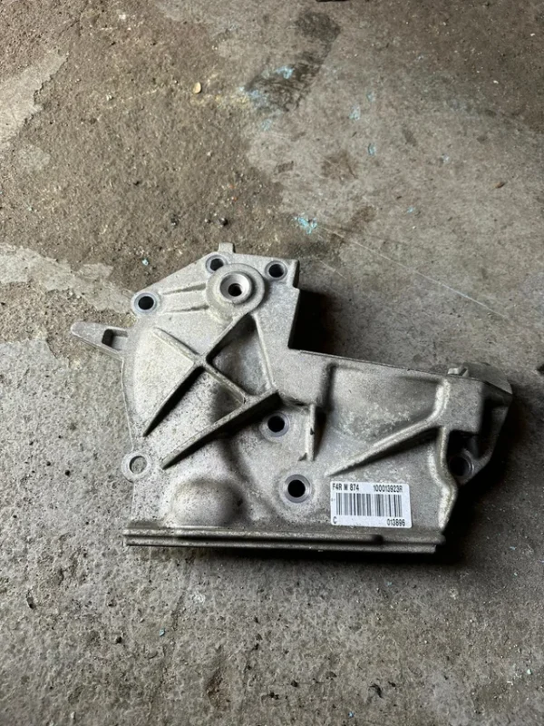 Megane 3 rs 250 265 275 tapa culata - Imagen 2