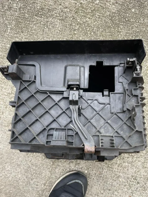 Megane 3 rs 250 265 275 plastico bateria - Imagen 3
