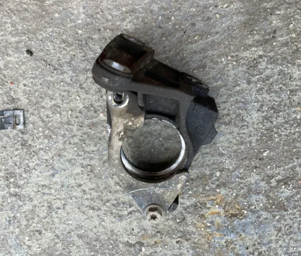 Renault megane sport f1 r26 soporte palier - Imagen 2