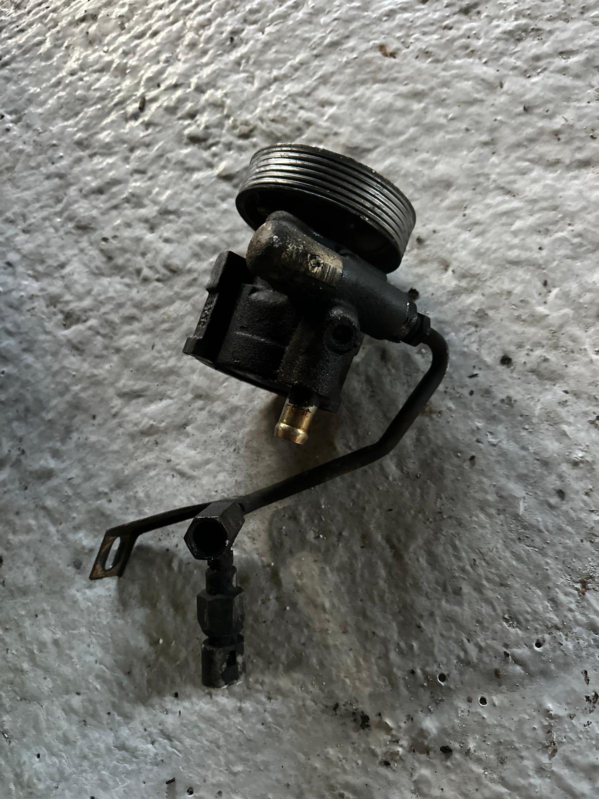 Clio sport 172 182 bomba direccion - Imagen 5