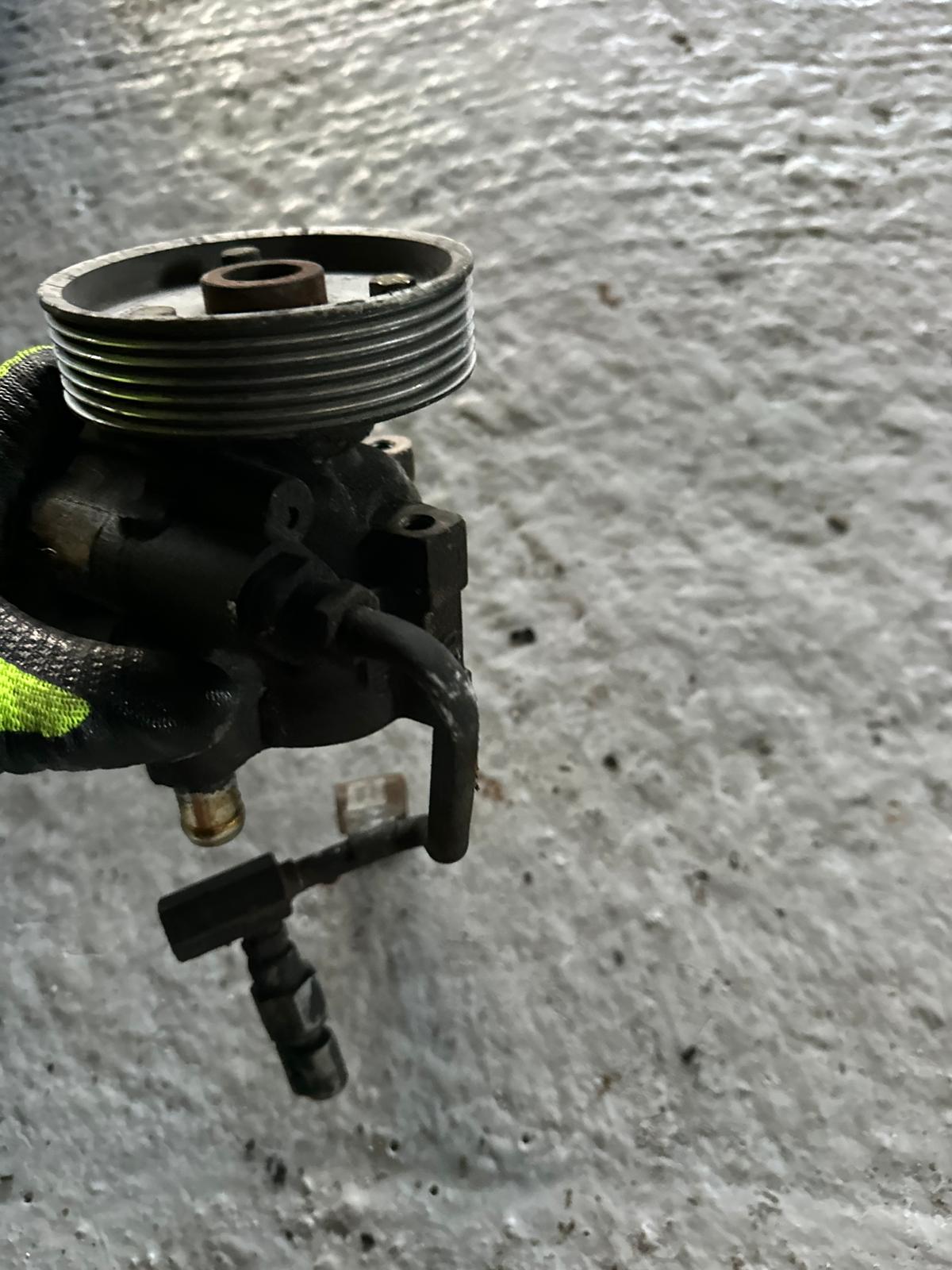 Clio sport 172 182 bomba direccion - Imagen 6