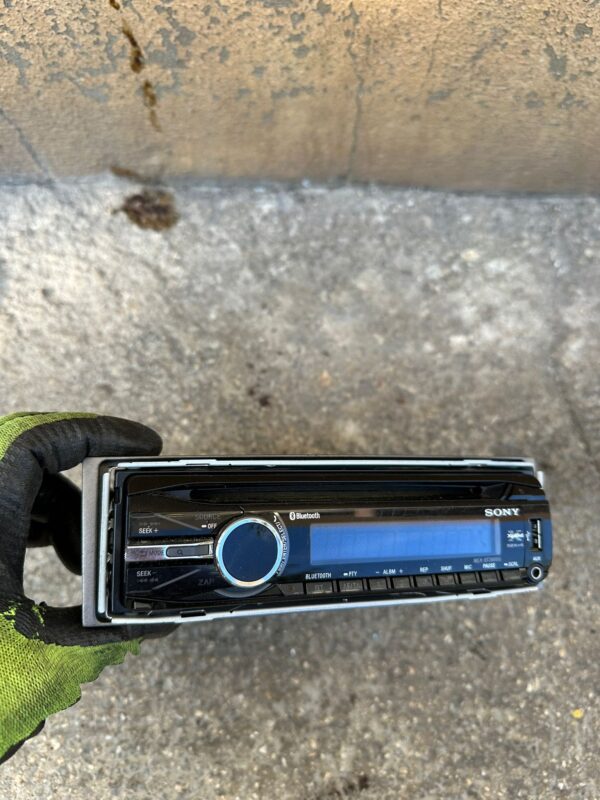 Clio sport 3 197 200 203 Radio sony 1 din