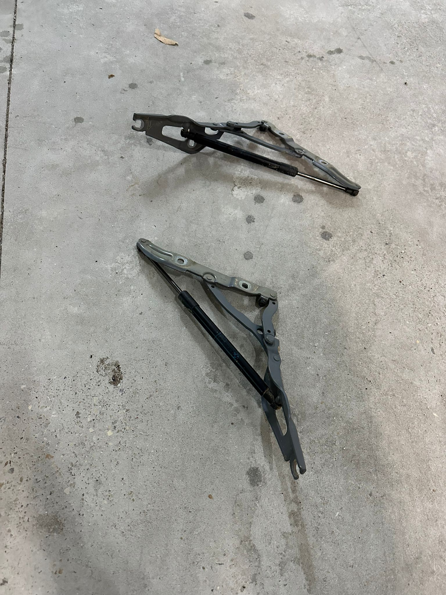 Bmw m3 e92 bisagras completas maletero - Imagen 5