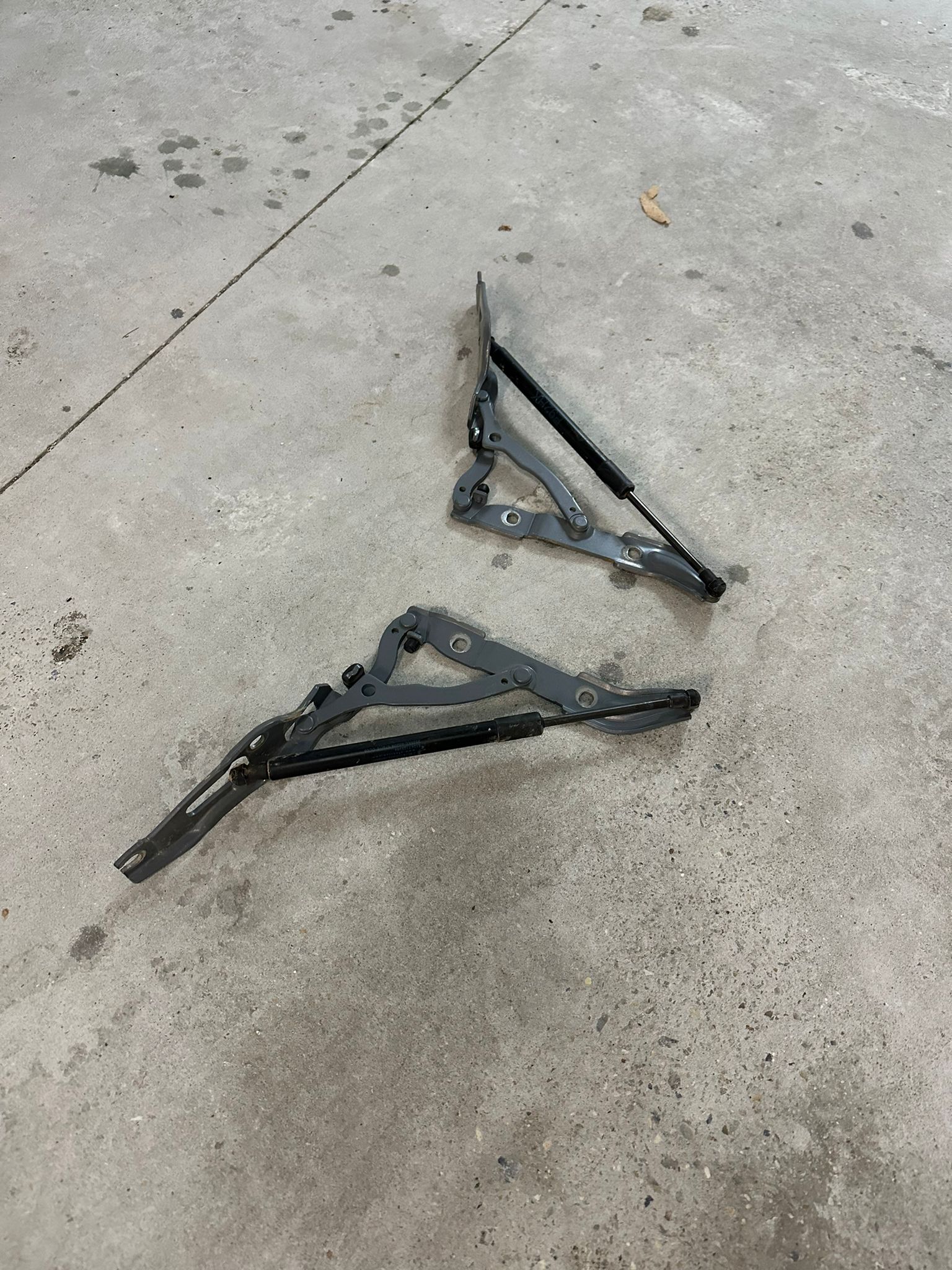 Bmw m3 e92 bisagras completas maletero - Imagen 4