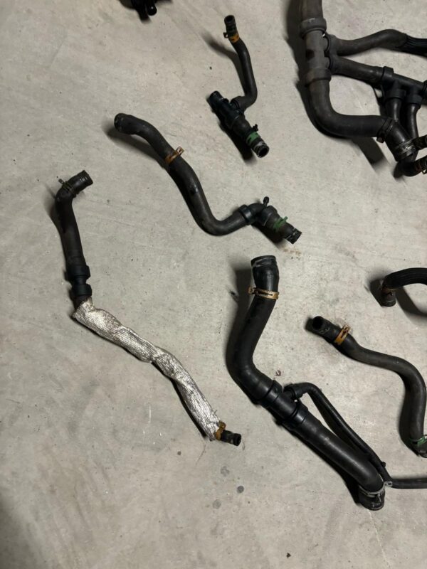 Megane 3 rs cup 250 265 275 kit manguitos agua - Imagen 5