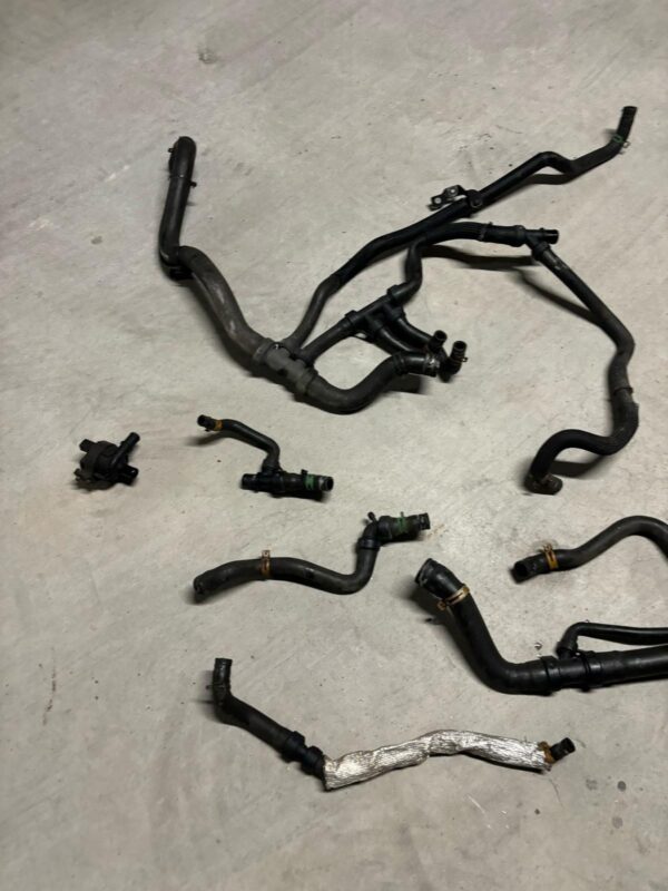 Megane 3 rs cup 250 265 275 kit manguitos agua - Imagen 3