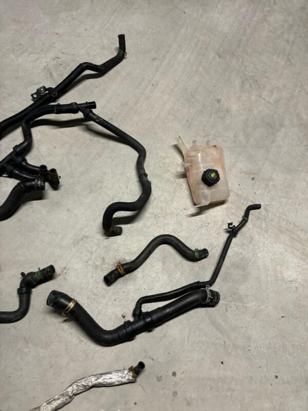 Megane 3 rs cup 250 265 275 kit manguitos agua - Imagen 4
