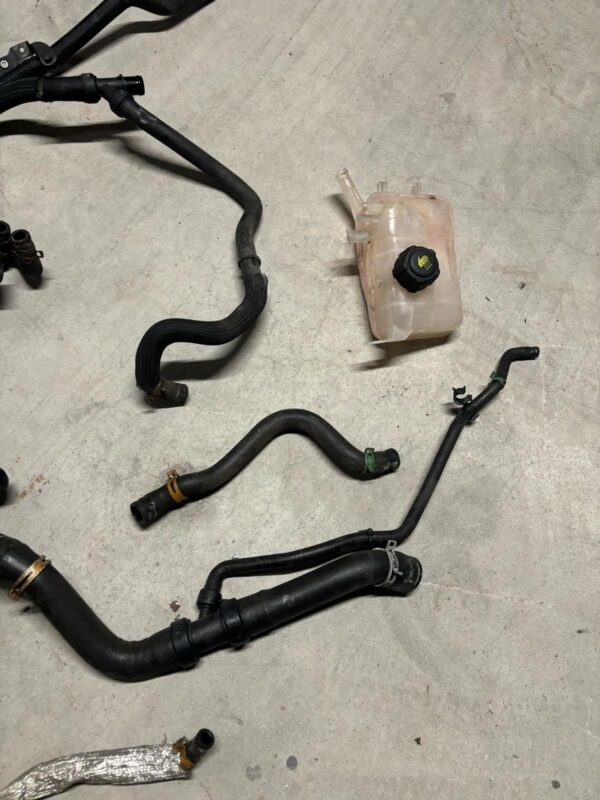 Megane 3 rs cup 250 265 275 kit manguitos agua - Imagen 7