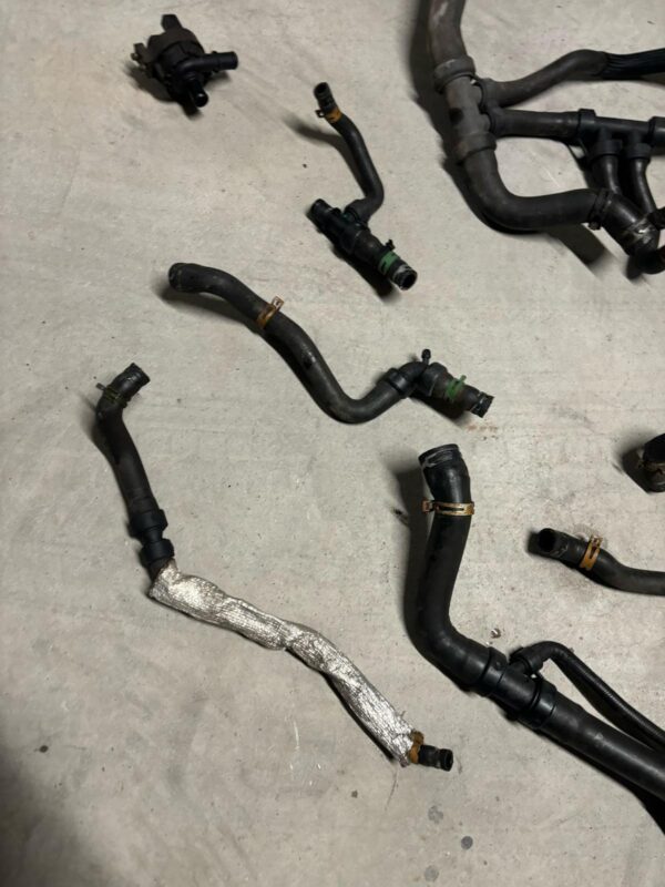 Megane 3 rs cup 250 265 275 kit manguitos agua - Imagen 6