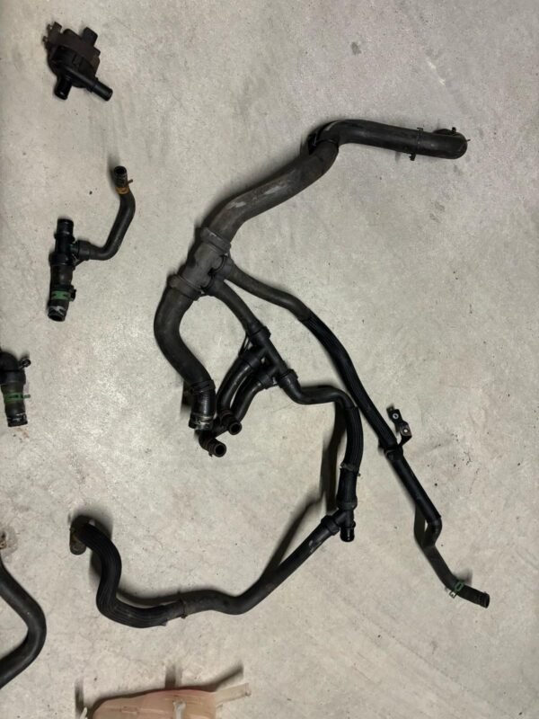 Megane 3 rs cup 250 265 275 kit manguitos agua - Imagen 8