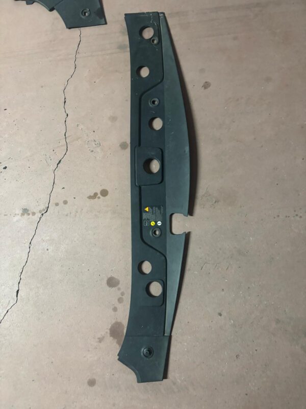 Megane sport r26 f1 team plasticos del vano motor - Imagen 5