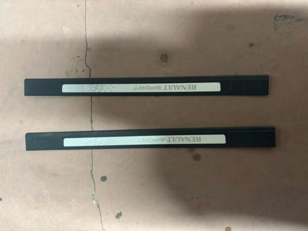 Megane sport r26 f1 team molduras interiores - Imagen 3