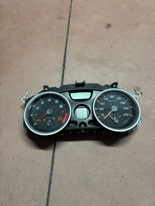 Megane sport r26 f1 team velocimetro