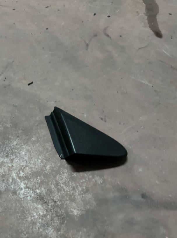 Clio sport 3 197 200 203 plastico aleta derecha