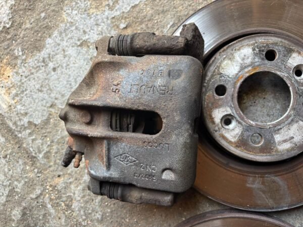 Frenos delanteros Renault Clio sport 172 182 - Imagen 6
