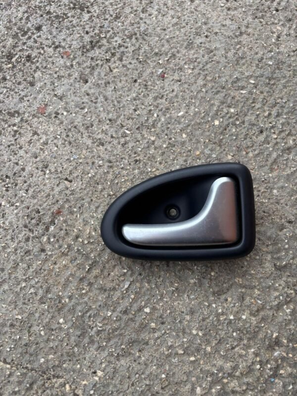 Puerta manilla piloto Clio sport 2 172 182