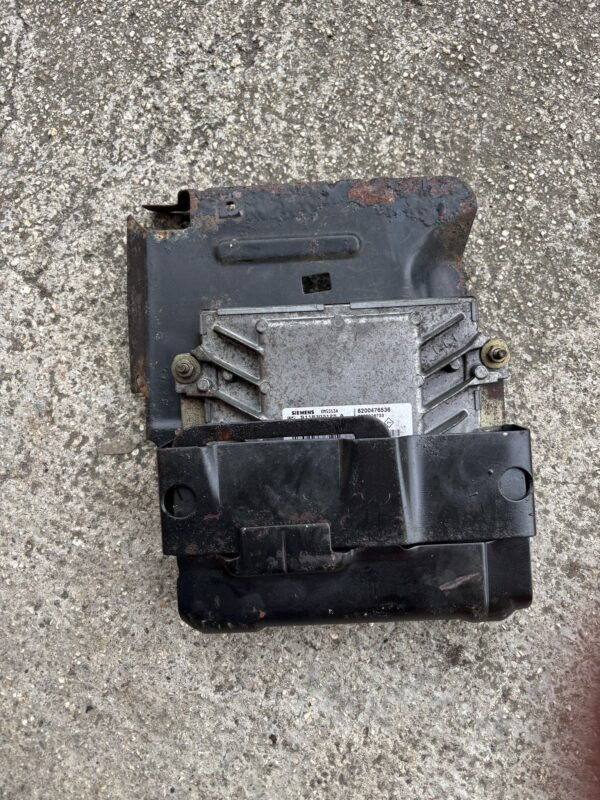 Centralita ecu motor Clio sport 2 172 182