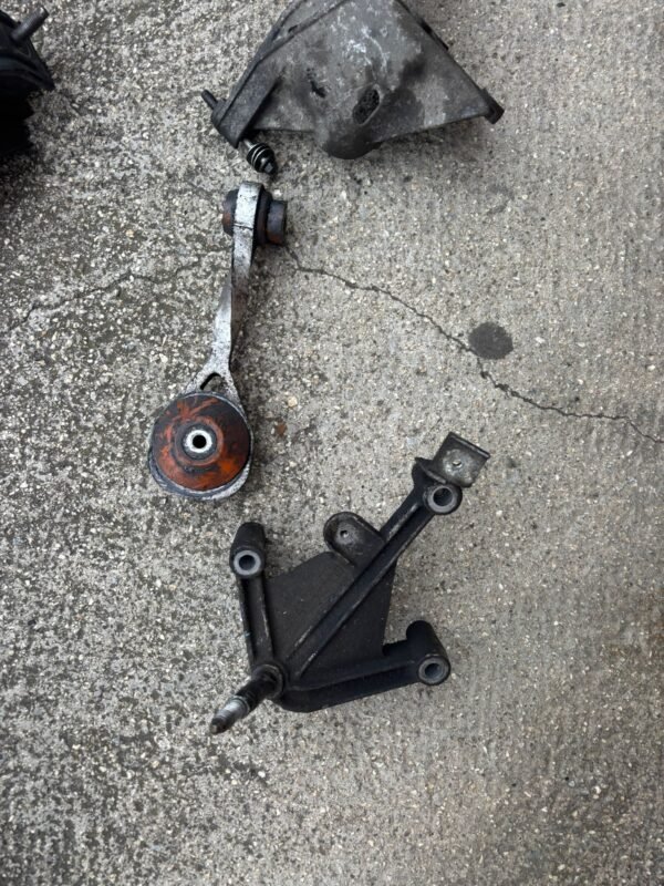 Tacos motor y cambio Clio sport 2 172 182 - Imagen 2