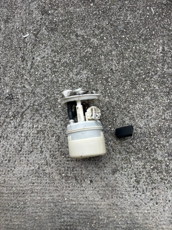 Bomba gasolina Clio sport 2 172 182 - Imagen 3