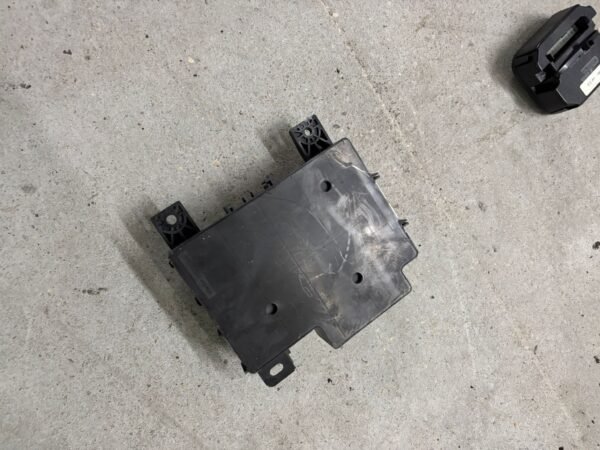 Caja fusibles Mitsubishi lancer evo X 10 - Imagen 2