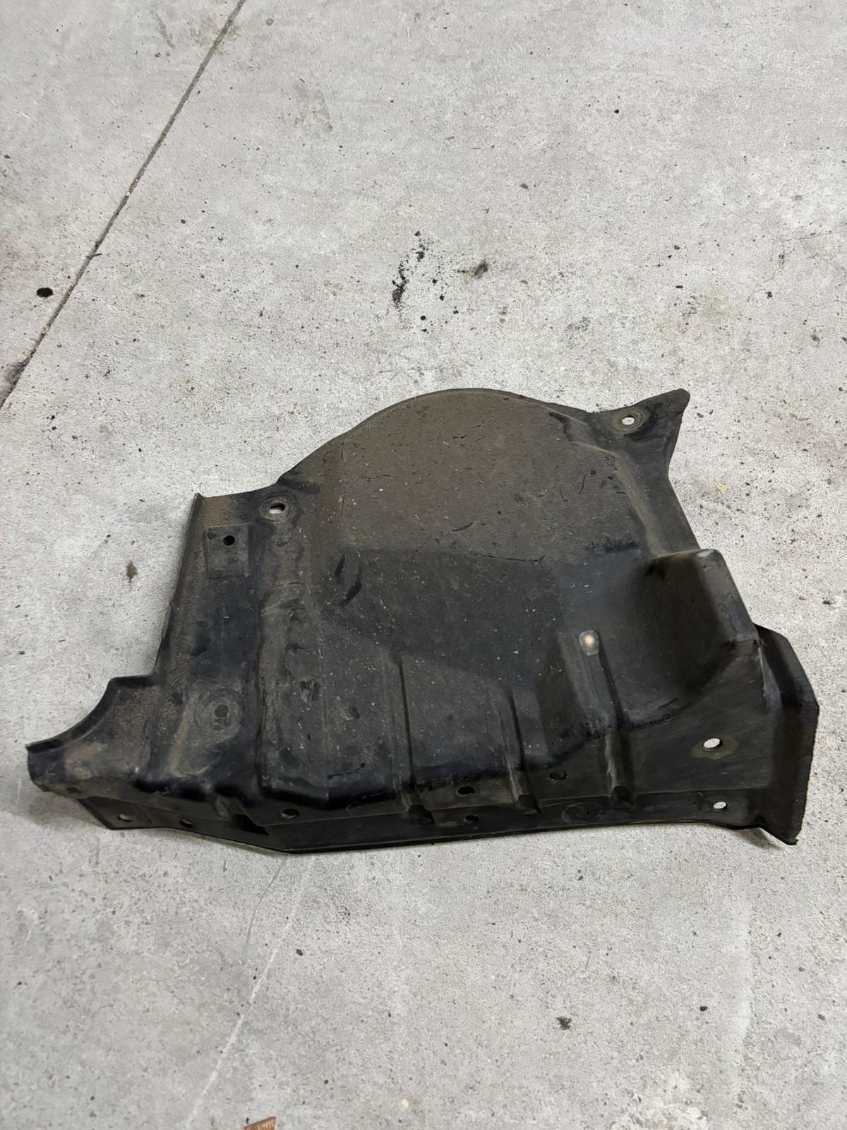 Mitsubishi lancer evo X 10 plastico cubre motor - Imagen 3