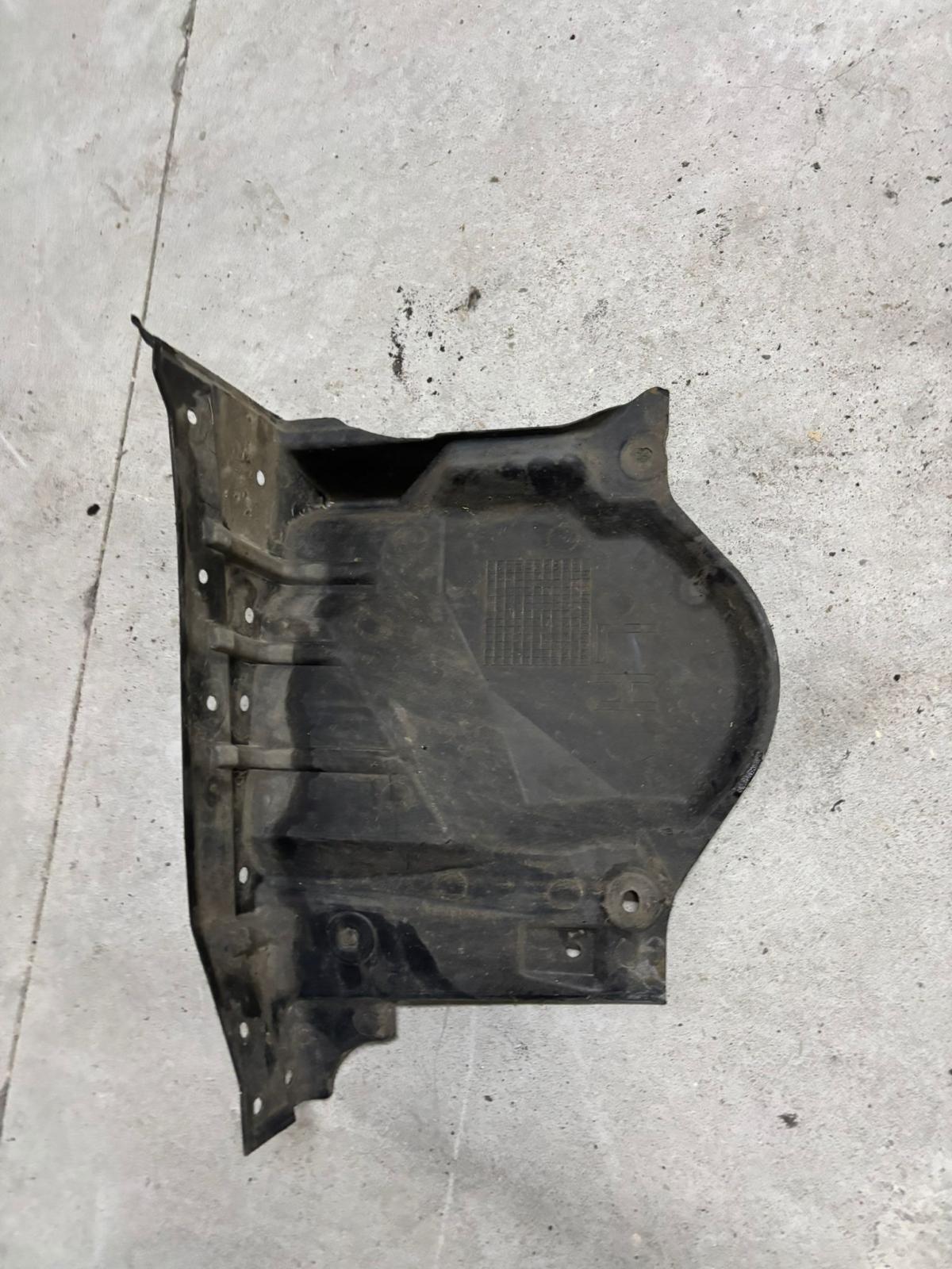 Mitsubishi lancer evo X 10 plastico cubre motor - Imagen 2