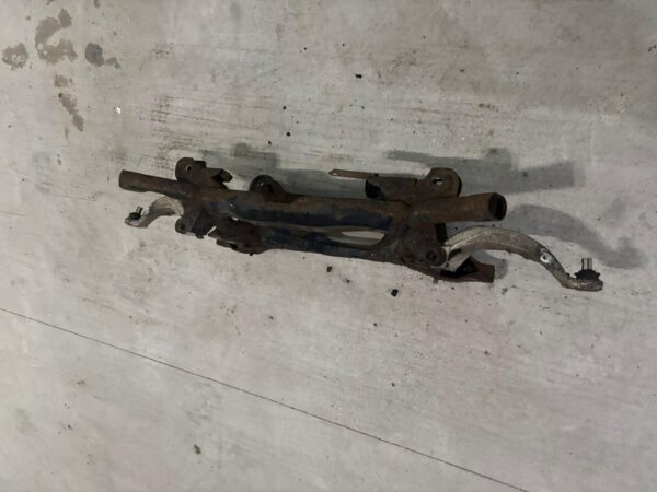 Mitsubishi lancer evo X 10 cuna trasera con brazos - Imagen 7