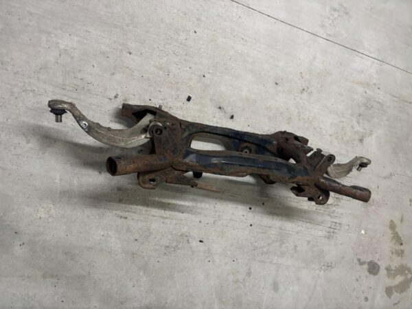 Mitsubishi lancer evo X 10 cuna trasera con brazos - Imagen 3