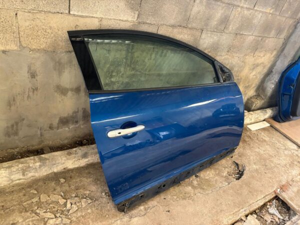 Puerta derecha Megane 3 rs cup 250 265 275 - Imagen 3