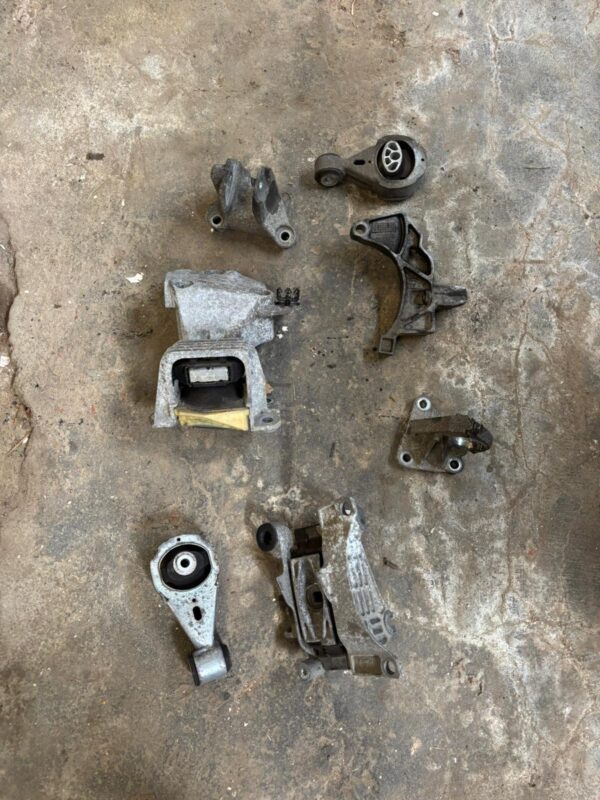 Megane 3 rs cup 250 265 275 tacos motor y caja - Imagen 2