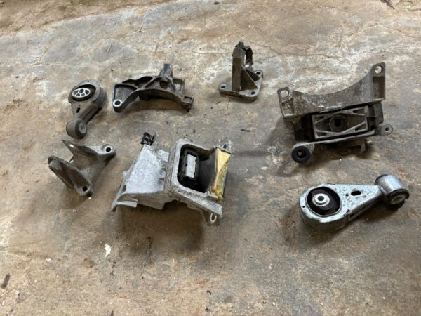 Megane 3 rs cup 250 265 275 tacos motor y caja - Imagen 3