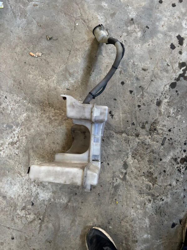 BMW m3 e46 bote de agua limpias