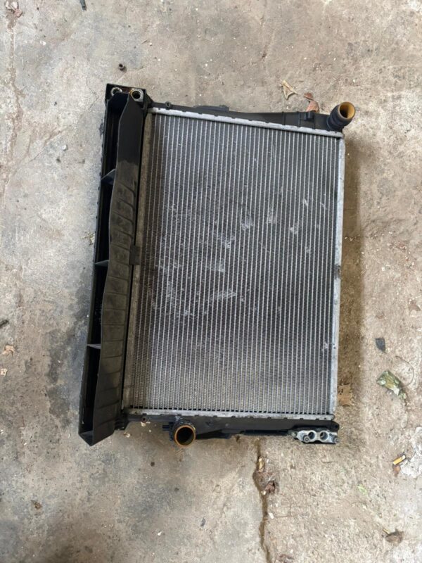 BMW m3 e46 radiador de agua y ac - Imagen 4
