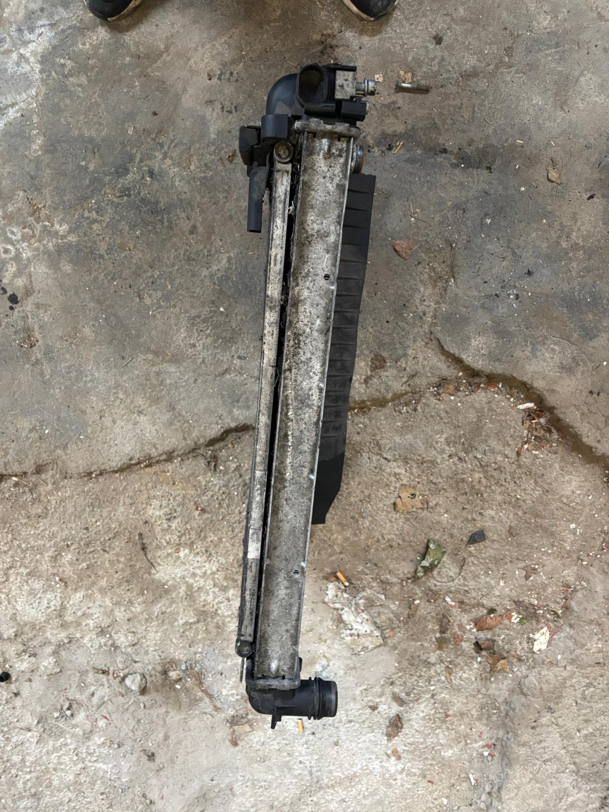 BMW m3 e46 radiador de agua y ac - Imagen 2