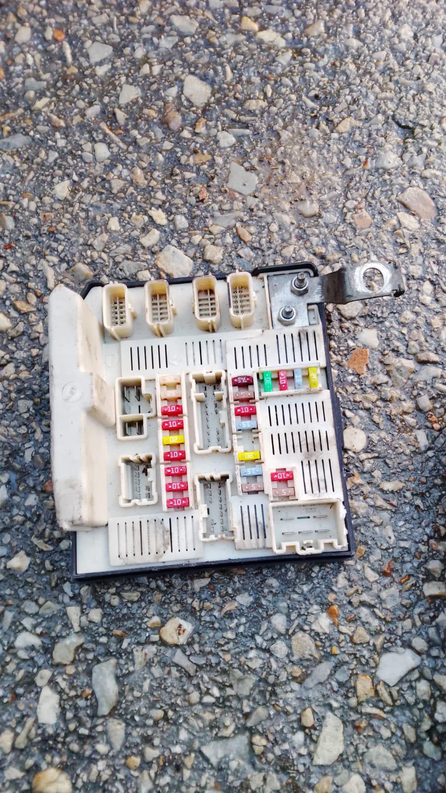 Megane sport r26 f1 team caja fusibles