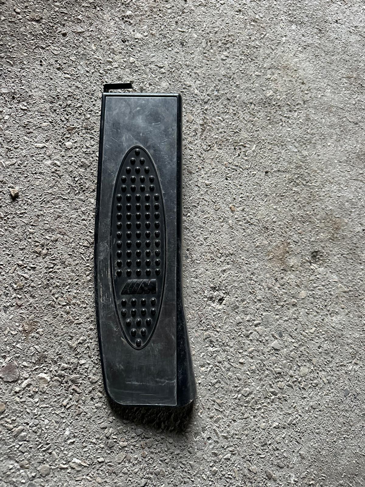 Bmw m3 e92 reposapies M LHD original - Imagen 3