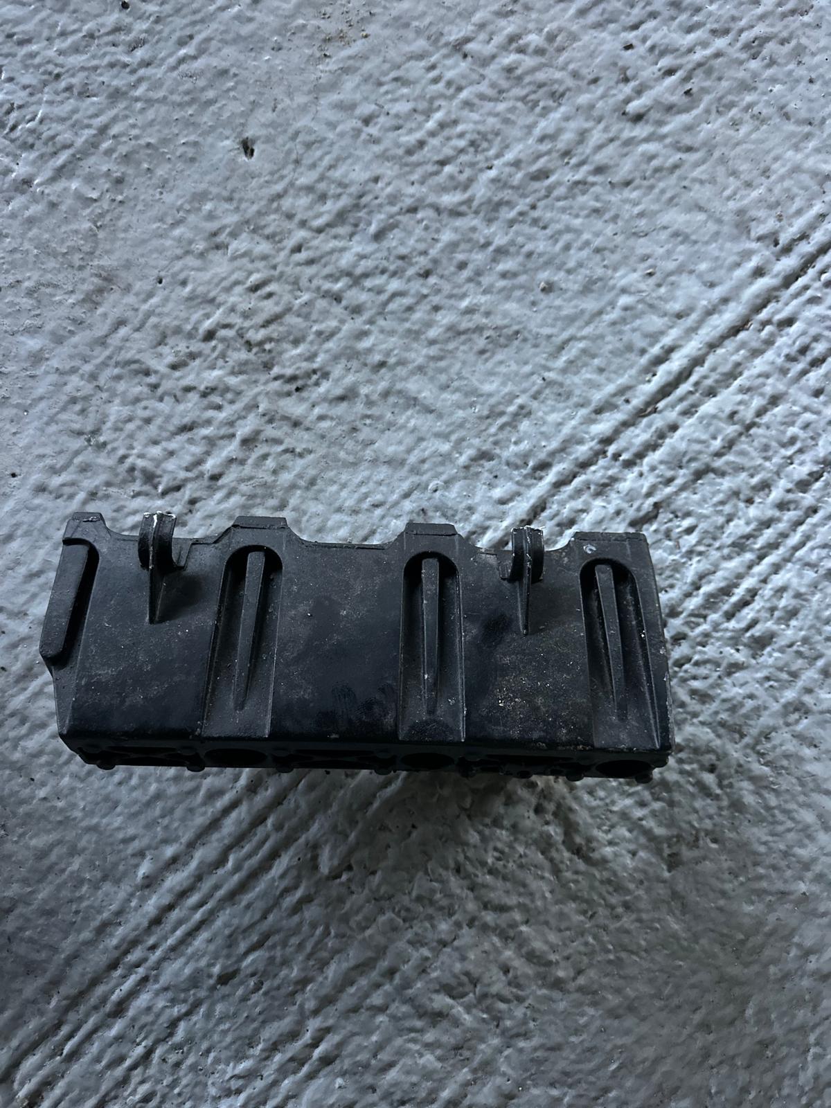 Renault clio sport 172 182 soporte colector