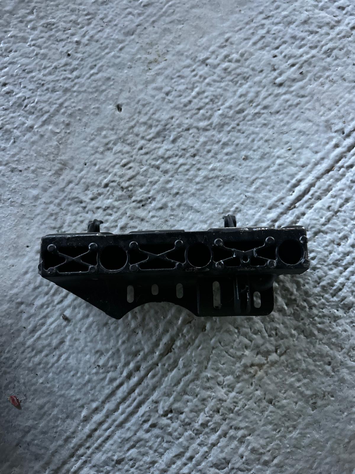 Renault clio sport 172 182 soporte colector - Imagen 2