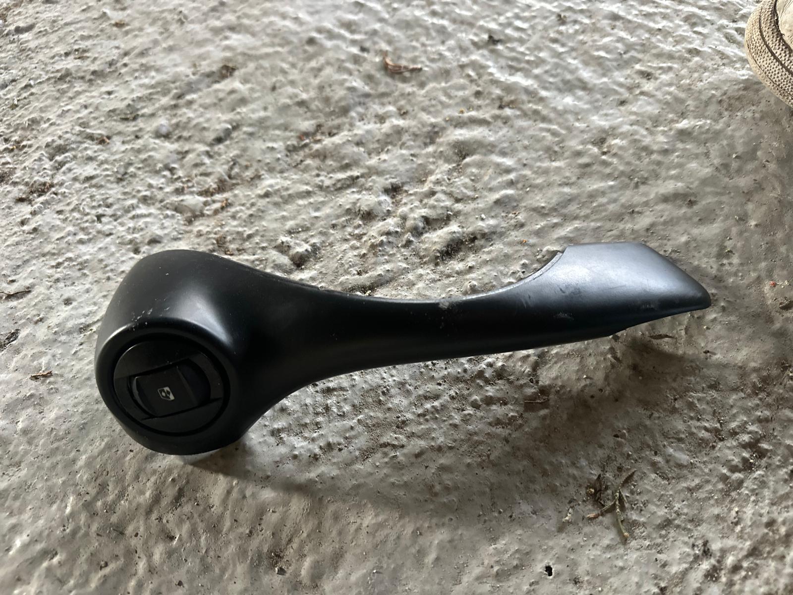 Clio sport 3 197 200 203 boton elevalunas copiloto