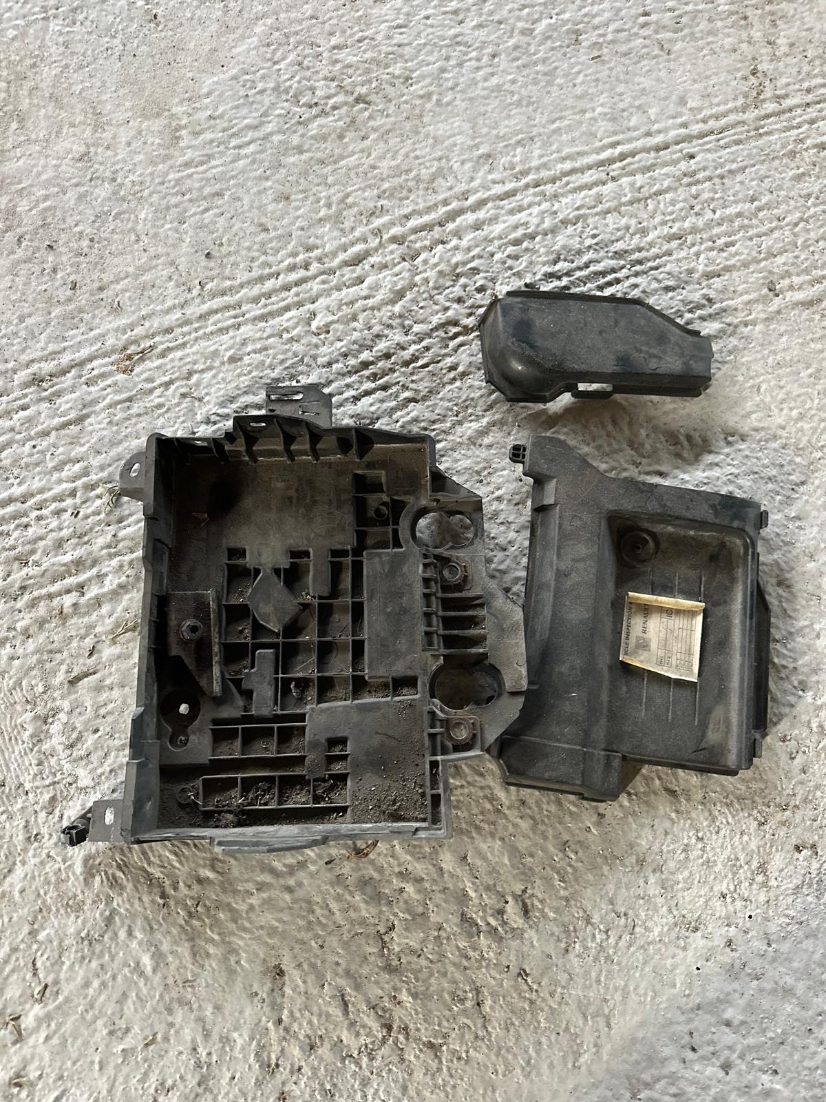 Clio sport 3 197 200 203 plasticos bateria - Imagen 3