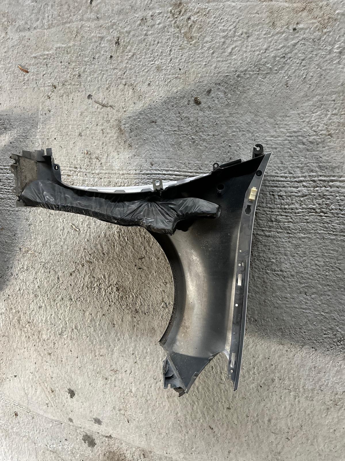 Clio sport 3 197 200 203 aleta izquierda - Imagen 3