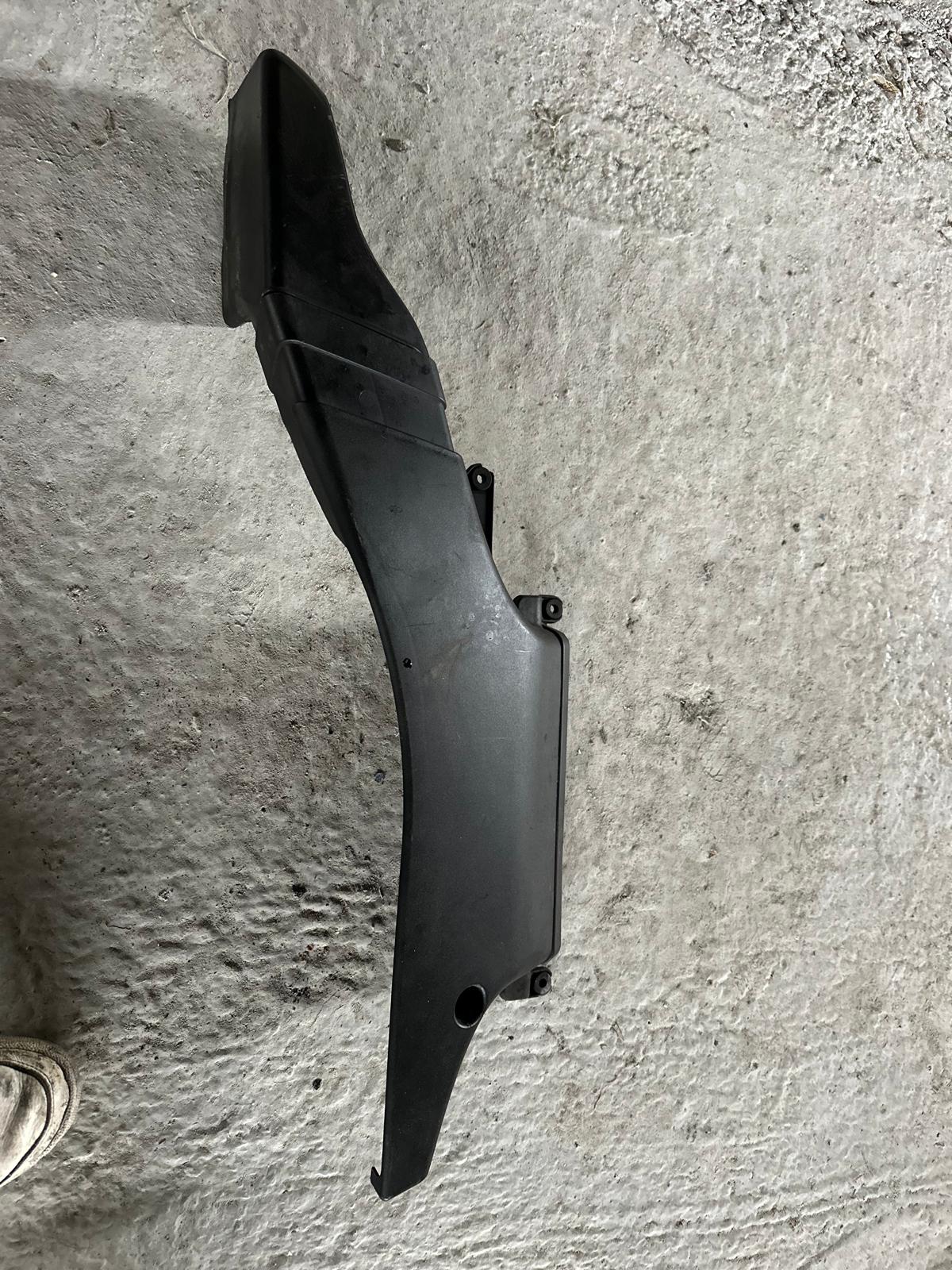 BMW m3 e46 plastico frontal admision - Imagen 2
