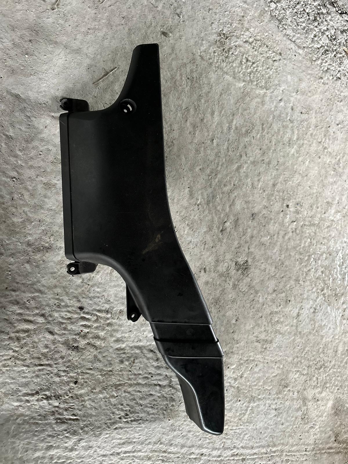 BMW m3 e46 plastico frontal admision - Imagen 3