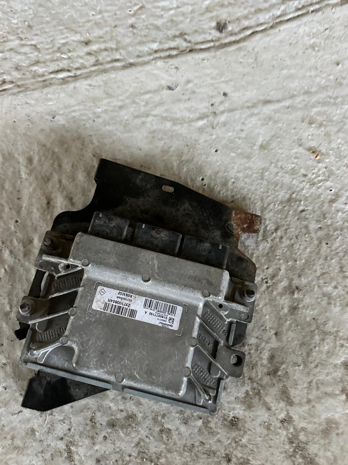 Clio sport 3 197 200 203 centralita motor ecu