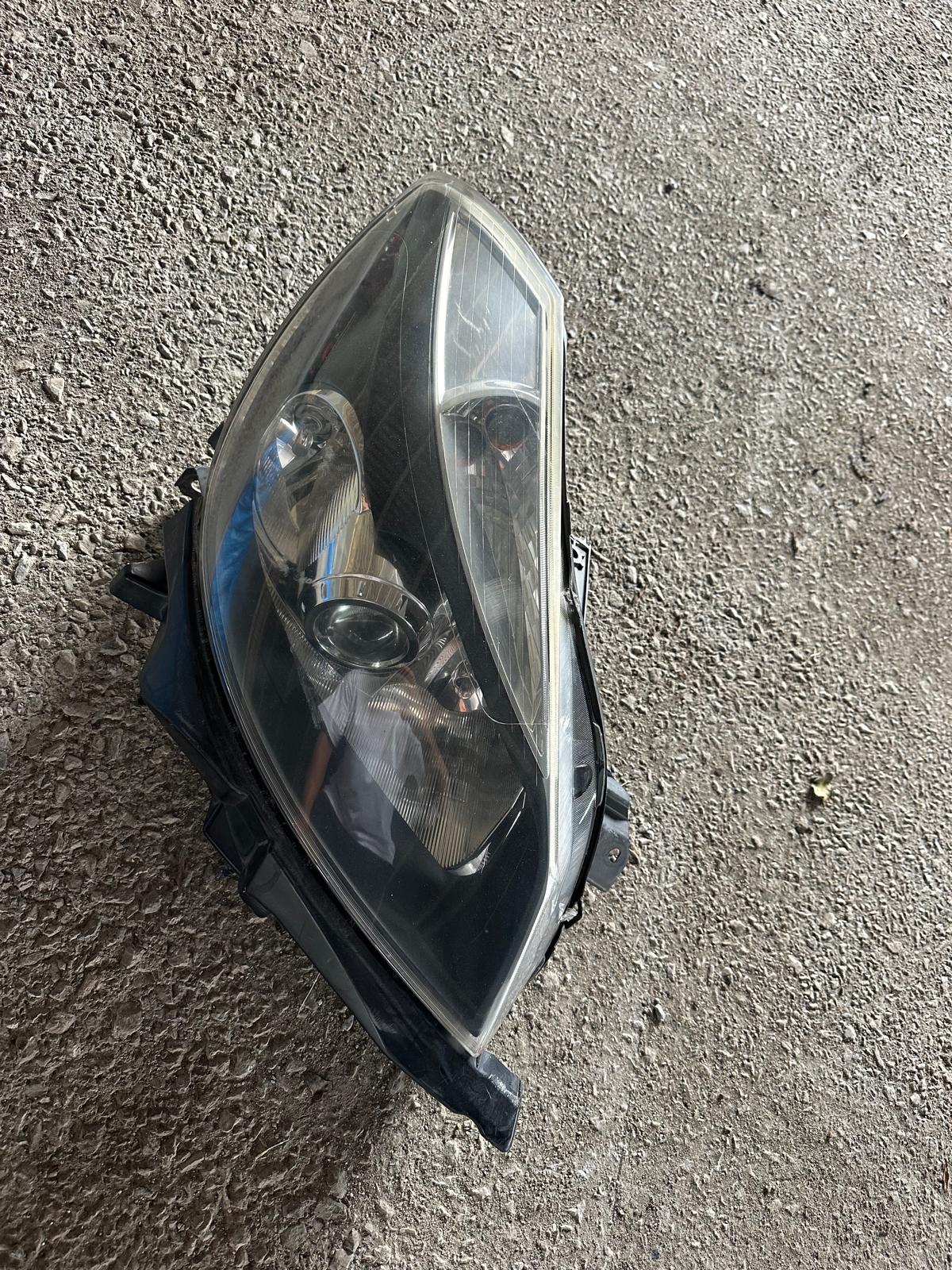 Faro de xenon clio sport f1 r27 - Imagen 3