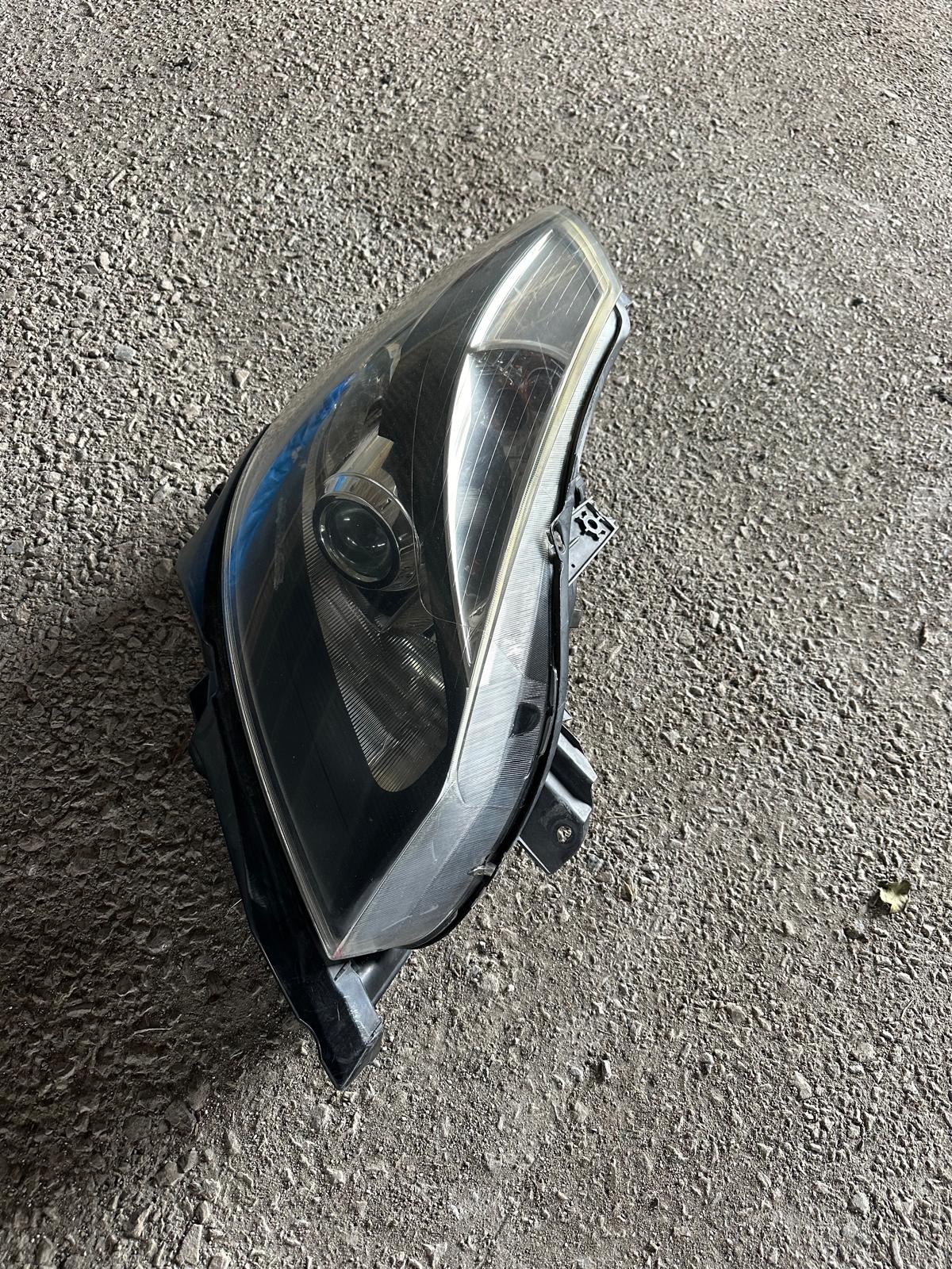 Faro de xenon clio sport f1 r27 - Imagen 4