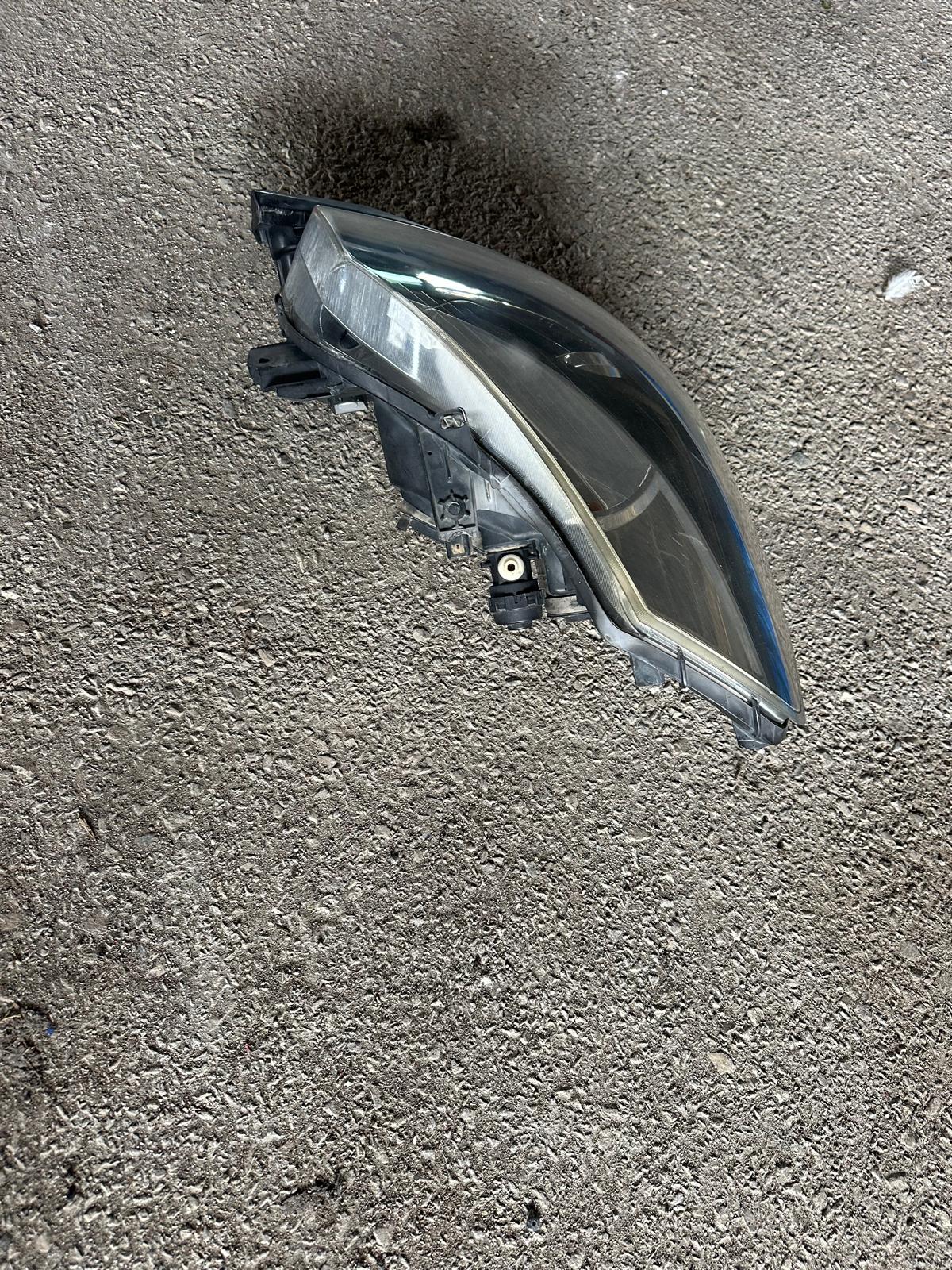 Faro de xenon clio sport f1 r27 - Imagen 6